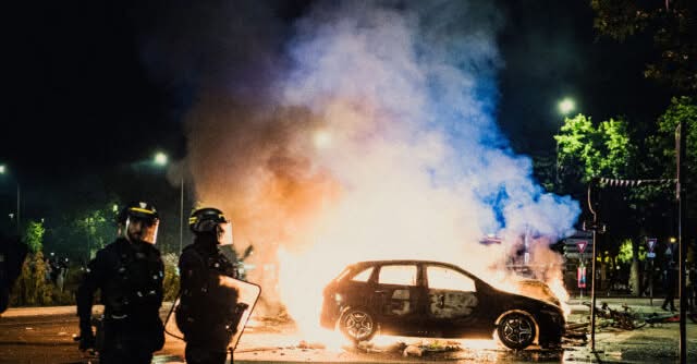 Macron goes to Iceland to b*tch about Trump – Winds of Jihad